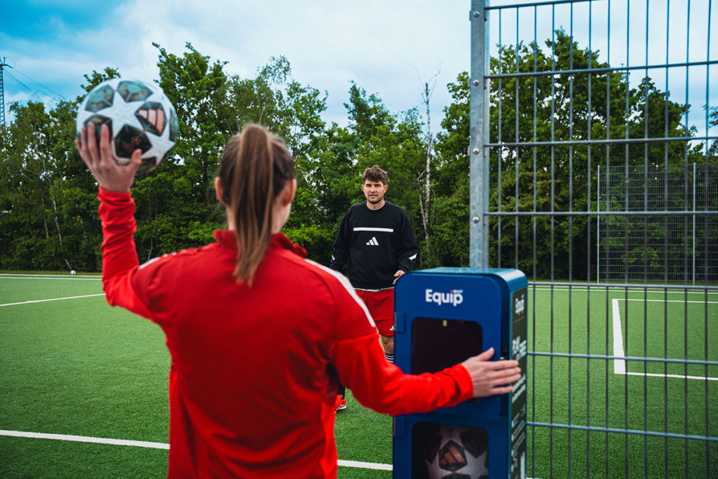 Equip Sport Munich, Free to play, footballs